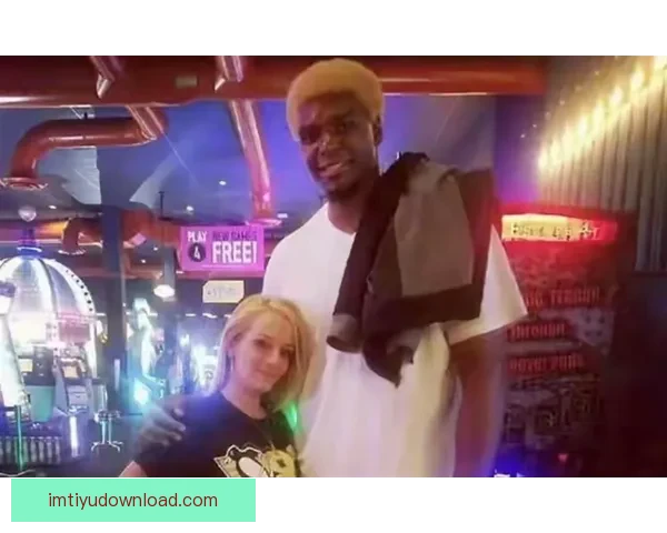好久不见38岁拜纳姆现身洛杉矶骑行昔日湖人双冠功臣再引球迷回忆